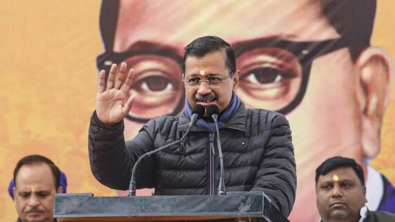 नई दिल्ली सीट पर केजरीवाल को भीषण त्रिकोणीय संघर्ष का सामना करना पड़ रहा है