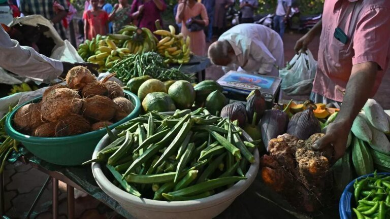 गैर-जैविक भोजन की छिपी लागत: मृदा स्वास्थ्य में एक किसान की यात्रा